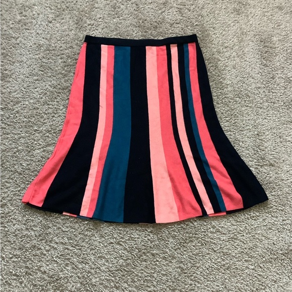 🔥🔥HOST PIC🔥🔥Vince Camuto Striped Flare Skirt - Picture 10 of 11